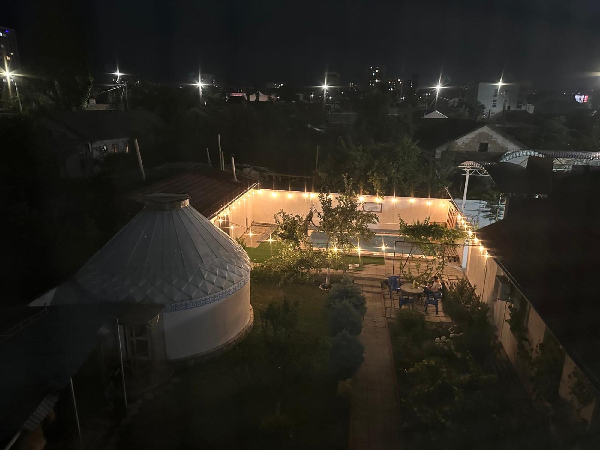 Tunduk Hostel Bishkek Esterno foto