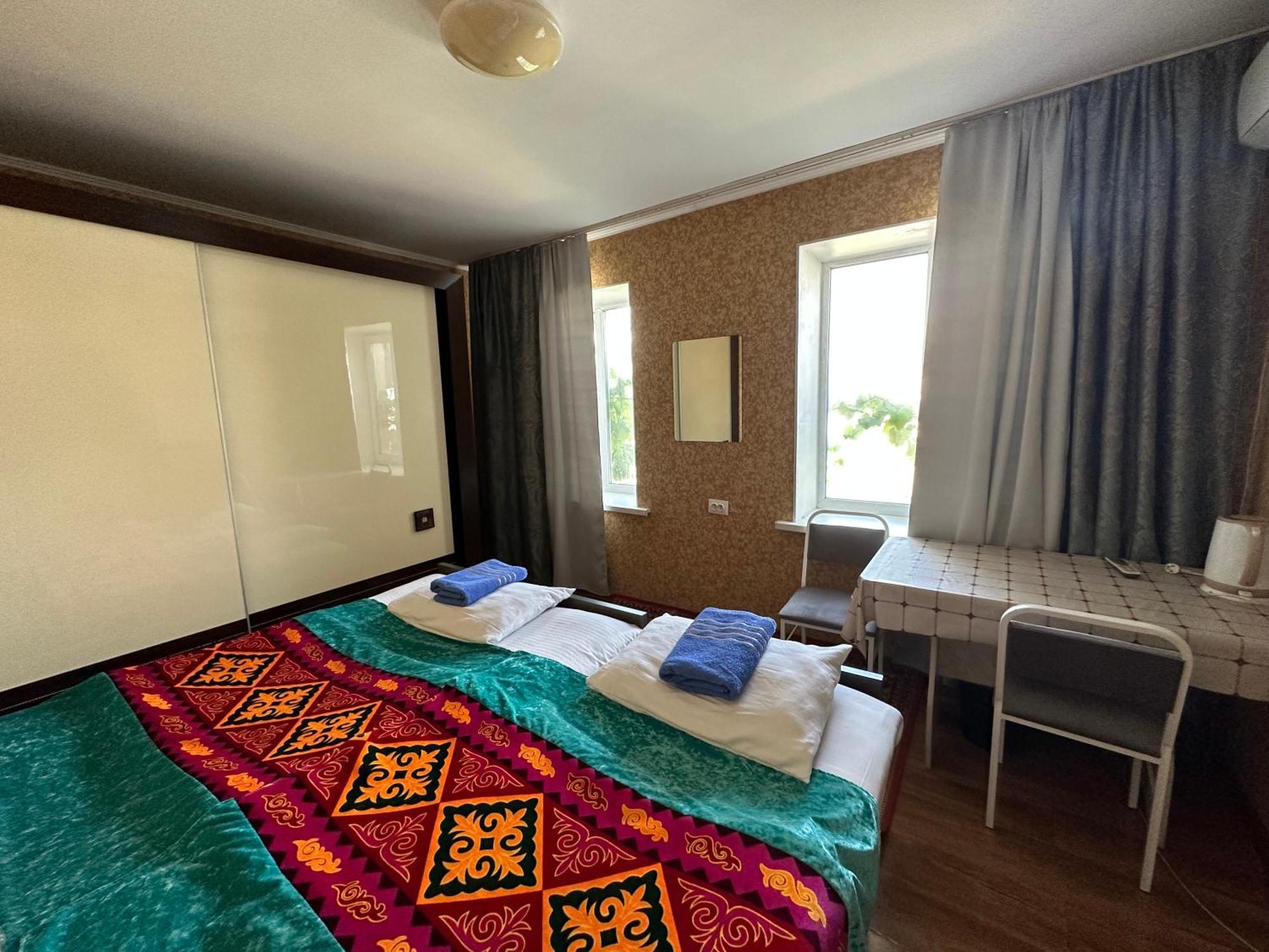 Tunduk Hostel Bishkek Esterno foto