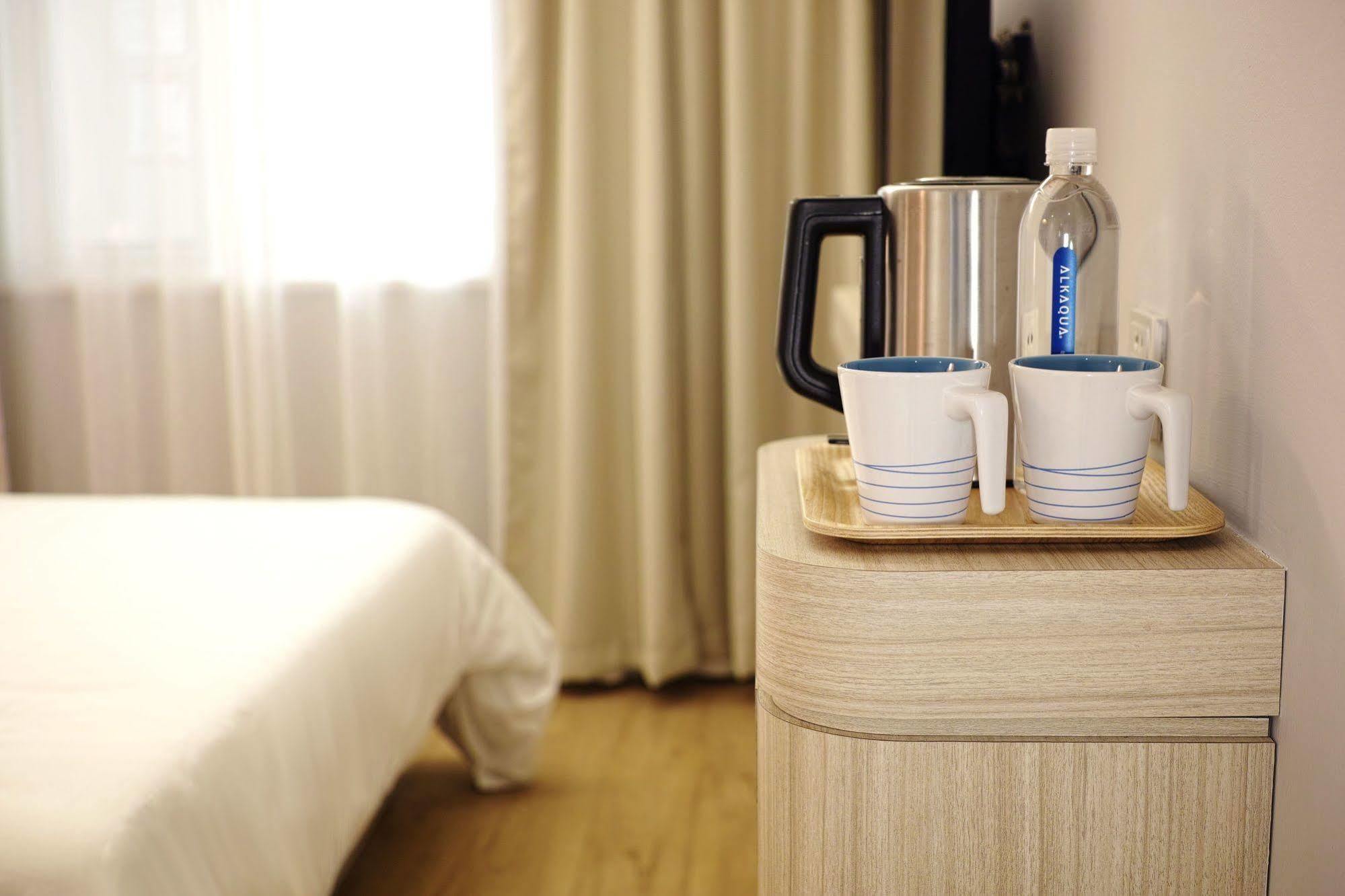 Tunduk Hostel Bishkek Esterno foto